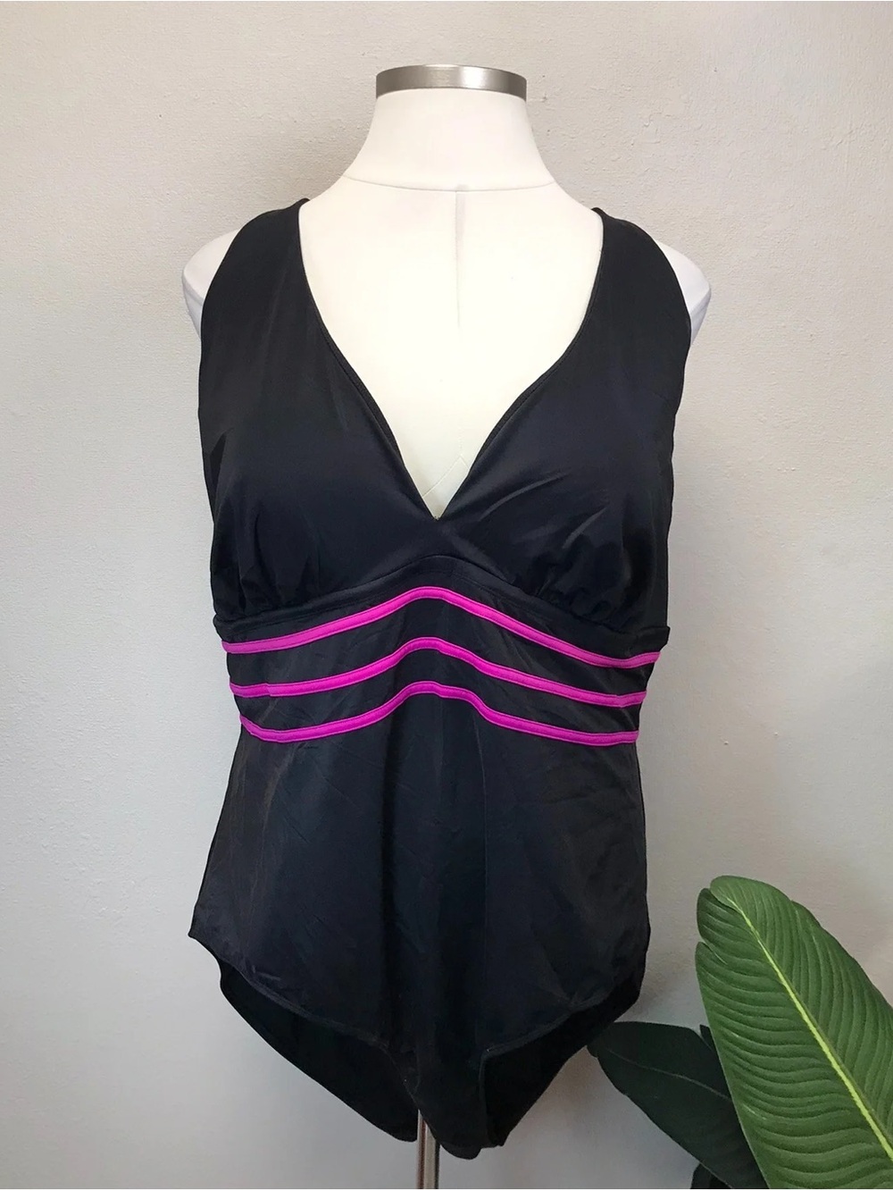 Swimsuits For All Black Criss Cross One-Piece Swimsuit - Size 34